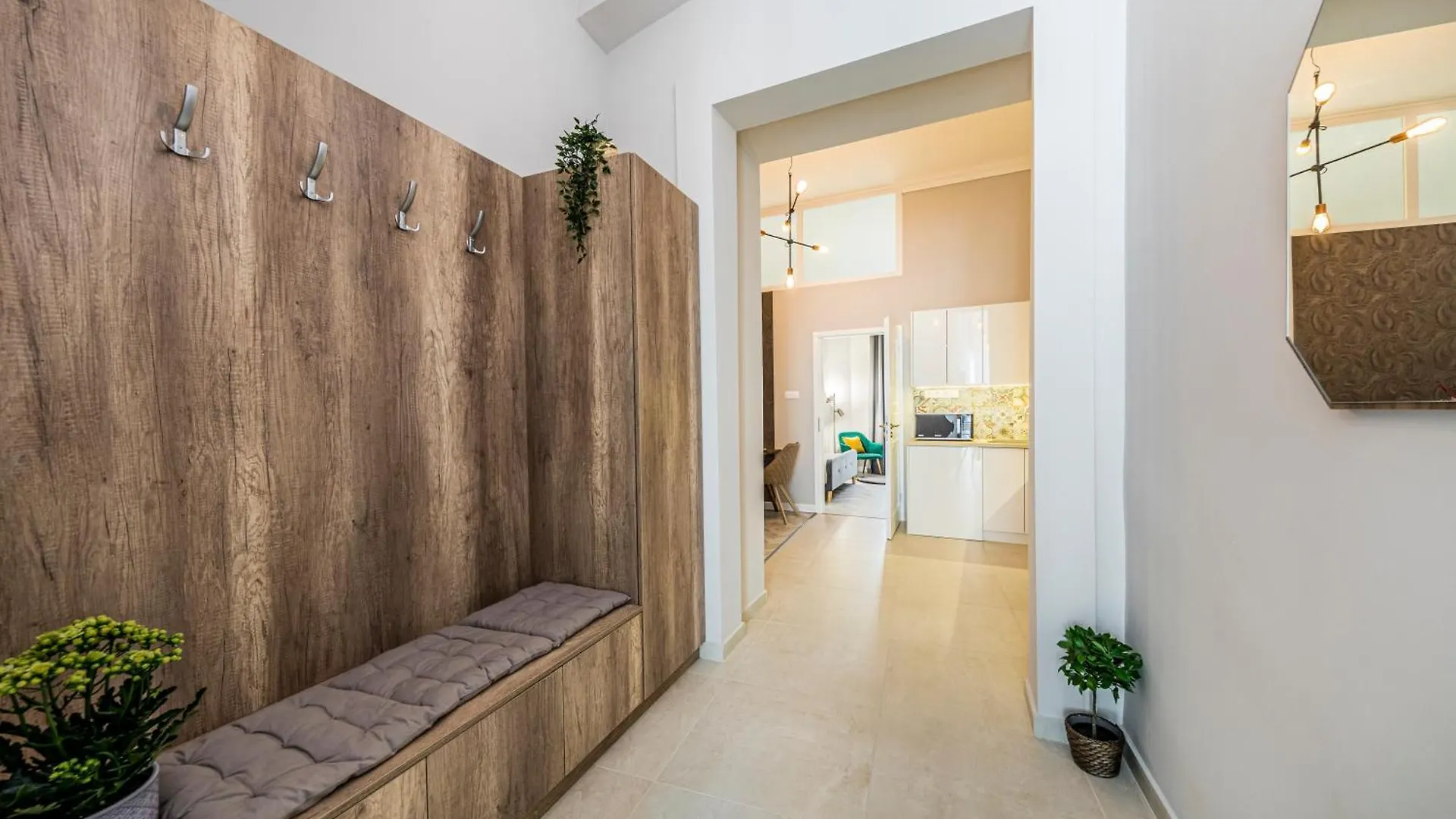 2Bdr+2A/C+For Long Term Too+Large Flat+Quiet+Soho! Apartment Budapest