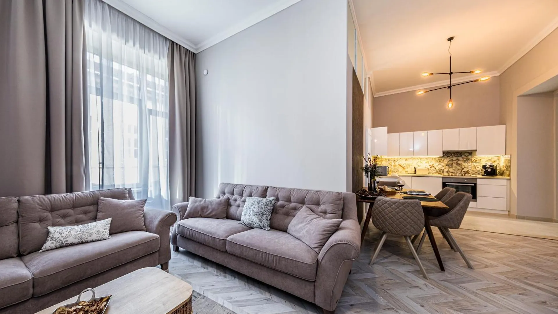 2Bdr+2A/C+For Long Term Too+Large Flat+Quiet+Soho! Apartment Budapest Hungary