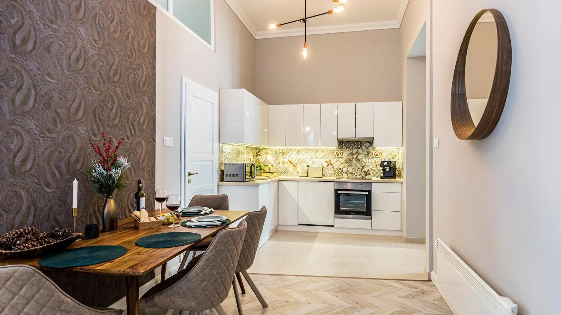 2Bdr+2A/C+For Long Term Too+Large Flat+Quiet+Soho! Apartment Budapest