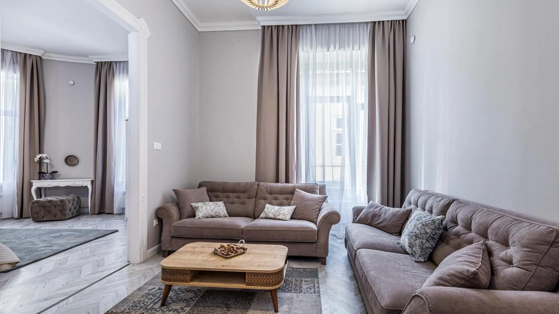 2Bdr+2A/C+For Long Term Too+Large Flat+Quiet+Soho! Apartment Budapest