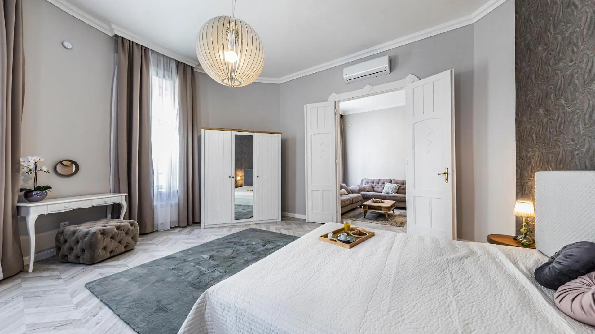 2Bdr+2A/C+For Long Term Too+Large Flat+Quiet+Soho! Apartment Budapest Hungary