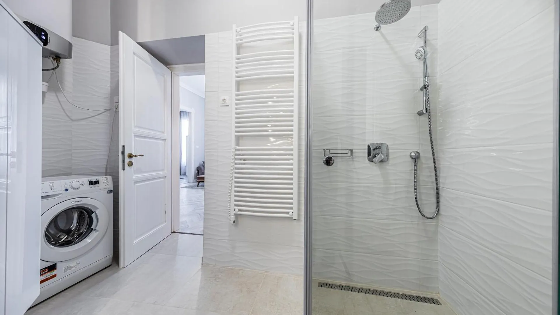 2Bdr+2A/C+For Long Term Too+Large Flat+Quiet+Soho! Apartment Budapest
